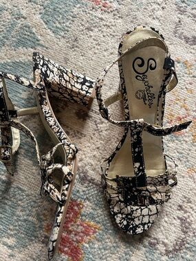 Seychelles fabric sandals